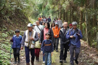 白蘭部落耆老帶領民眾漫步於白蘭溪古道  